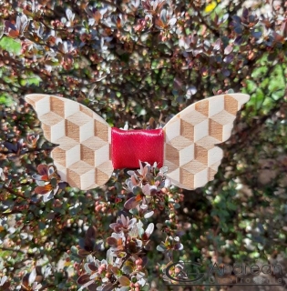 Motýlik z dreva pre dámy - cube maxi