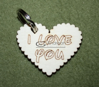 Kľúčenka z dreva srdce "I love you"