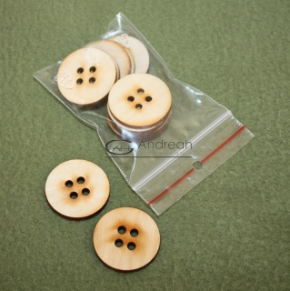 Gombíky z dreva okrúhle so štyrmi dierkami - 10ks
